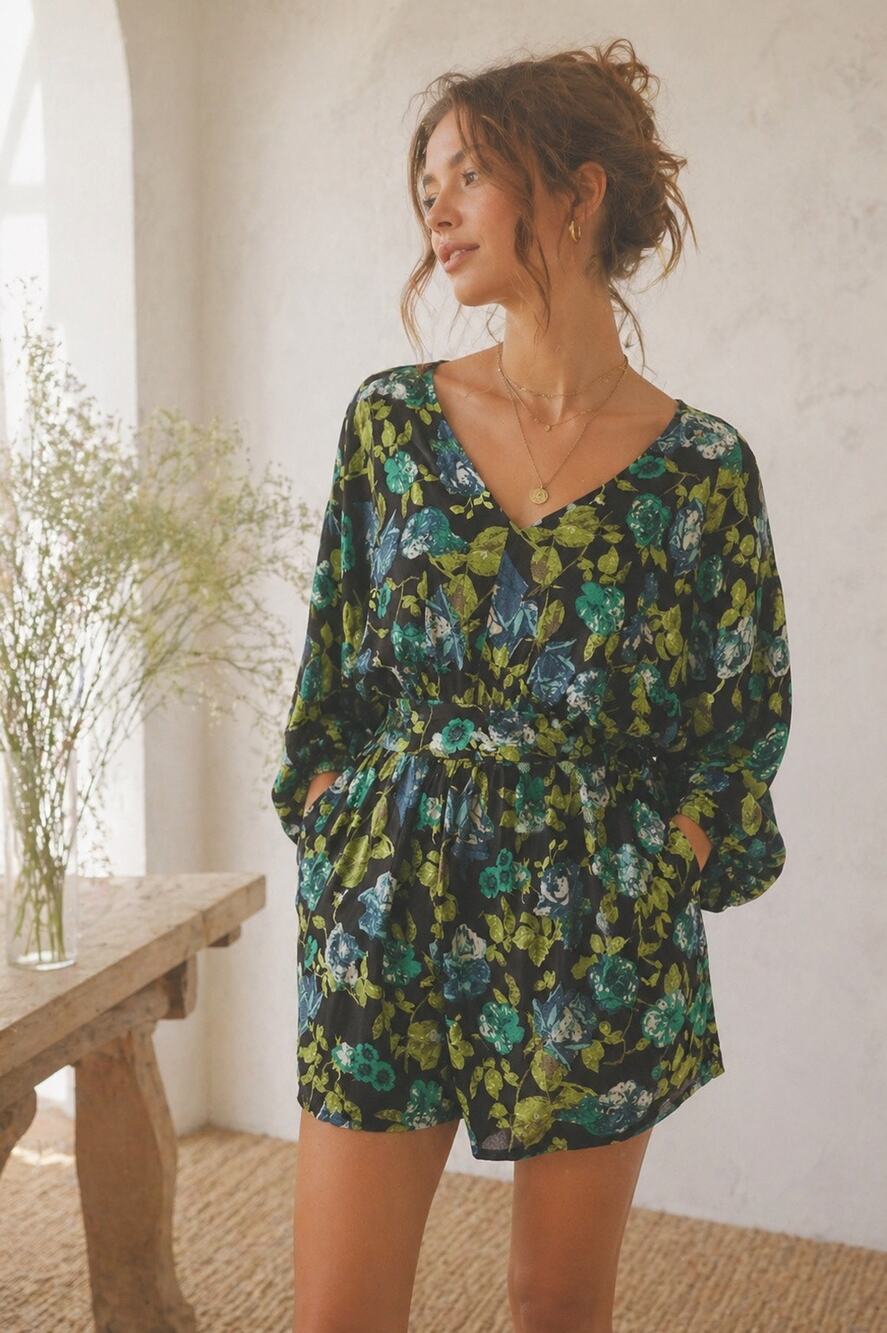 Romeo & Juliet Couture Womens Floral Kimono Sleeve V-Neck BoHo Romper Size Small